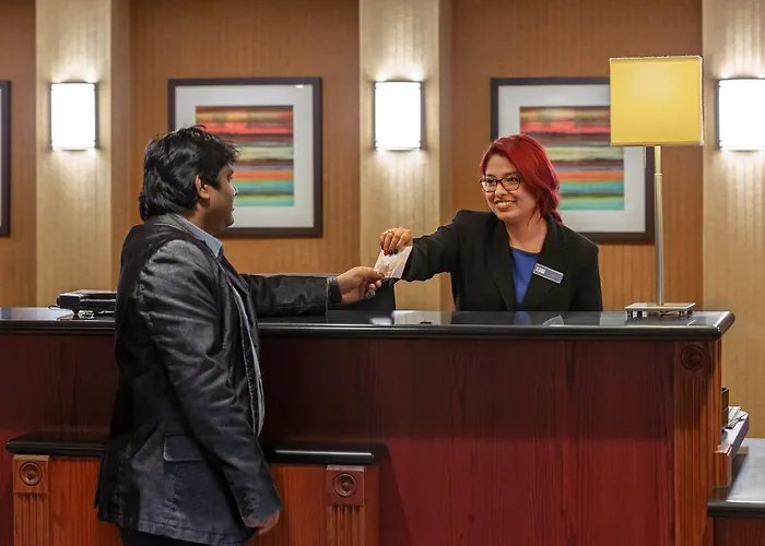 Hotel Express Chicago-downers Grove By Ihg 2*