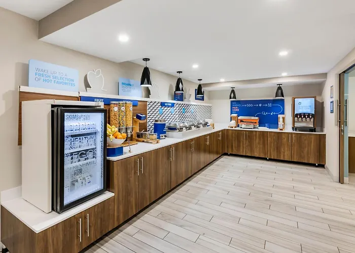 Hotel Express Chicago-downers Grove By Ihg