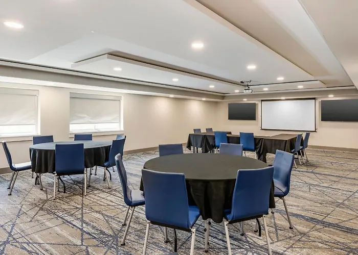 Express Chicago-downers Grove By Ihg Hotel 2*