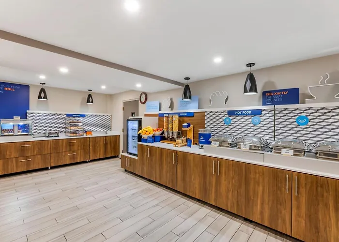 Express Chicago-downers Grove By Ihg Hotel Downers Grove
