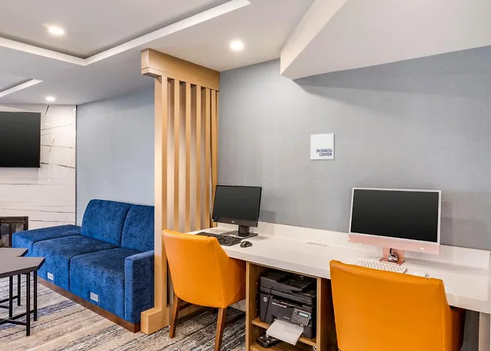 Express Chicago-downers Grove By Ihg 2* Downers Grove