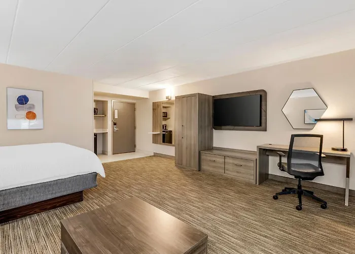 Hotel Express Chicago-downers Grove By Ihg 2*