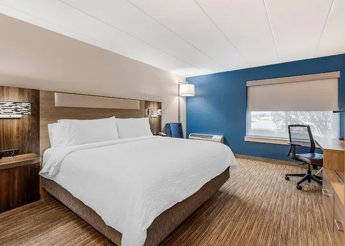 Express Chicago-downers Grove By Ihg 2* Downers Grove