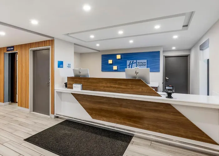 Express Chicago-downers Grove By Ihg Hotel