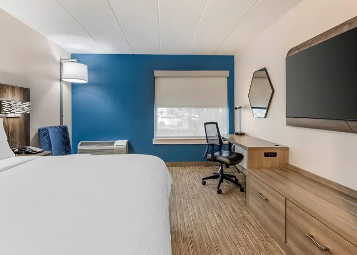 Hotel Express Chicago-downers Grove By Ihg 2*