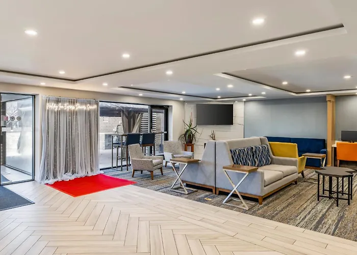 Express Chicago-downers Grove By Ihg Hotel Downers Grove