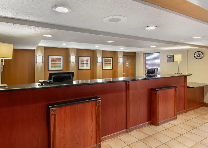 Express Chicago-downers Grove By Ihg Hotel