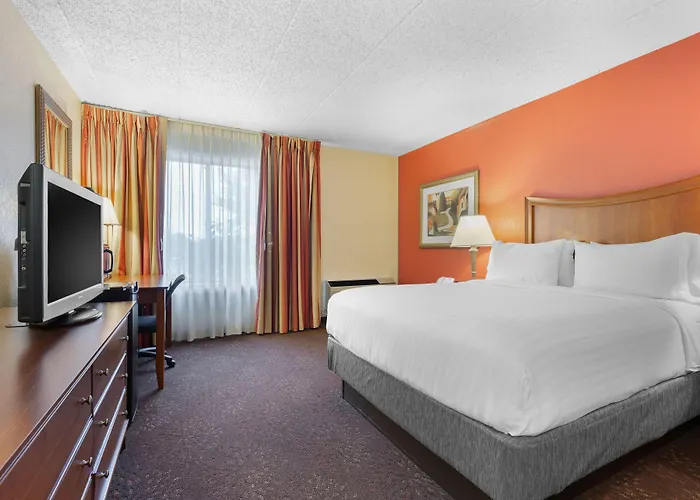 Express Chicago-downers Grove By Ihg 2*