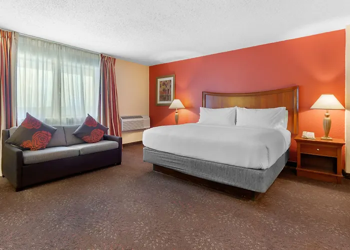 Express Chicago-downers Grove By Ihg Hotel Downers Grove