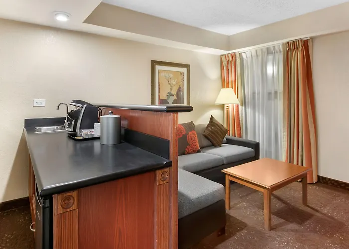 Express Chicago-downers Grove By Ihg Hotel 2*