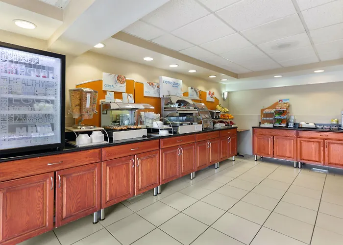 Express Chicago-downers Grove By Ihg 2*