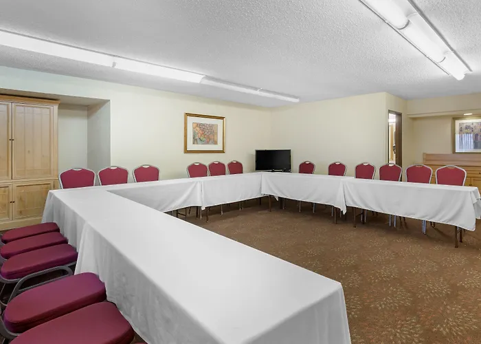 Hotel Express Chicago-downers Grove By Ihg