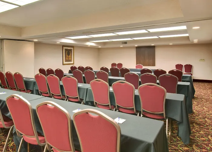 Express Chicago-downers Grove By Ihg Hotel Downers Grove