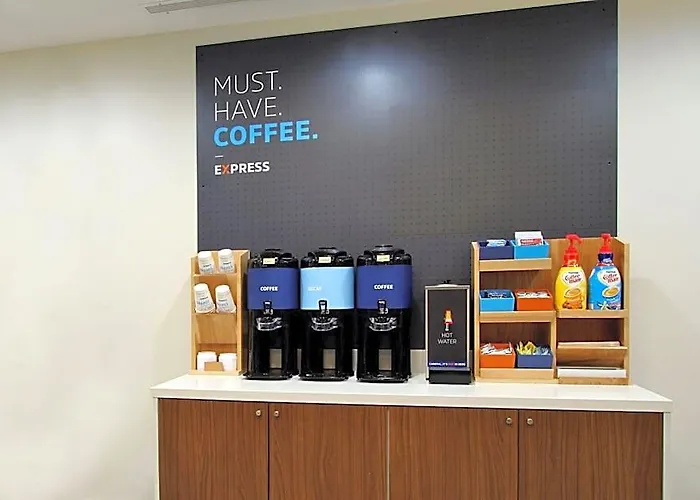 Express Chicago-downers Grove By Ihg 2* Downers Grove