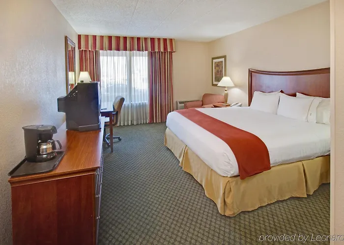 Express Chicago-downers Grove By Ihg Hotel 2*