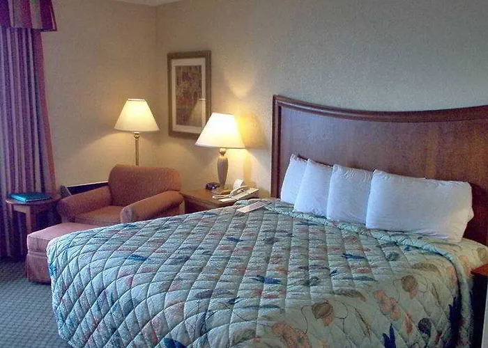 Hotel Express Chicago-downers Grove By Ihg Downers Grove