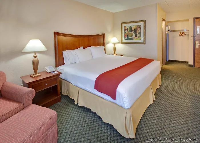Express Chicago-downers Grove By Ihg